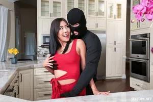 Địt tê hai mép lồn em tây mông to dáng ngon cực xinh